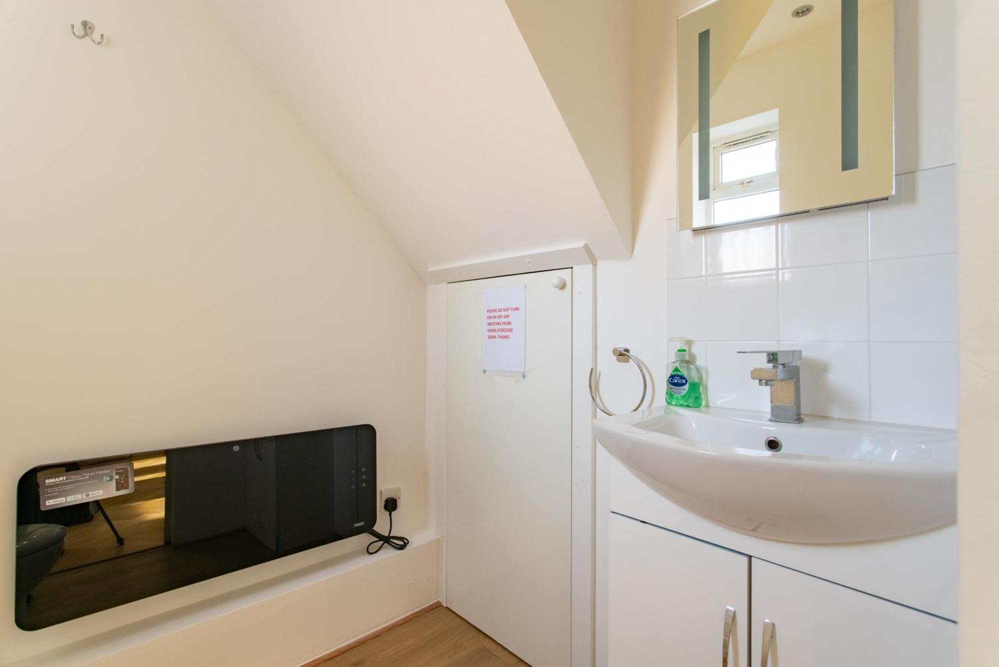 Вилла Modern 2Bed Pad W/ Hot Tub Баркинг Экстерьер фото